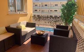 Precioso apartamento residencial con piscina.